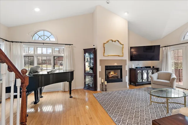 $389,900 | 16815 Crystal Court, Tinley Park, IL 60477