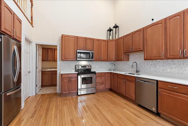 $389,900 | 16815 Crystal Court, Tinley Park, IL 60477