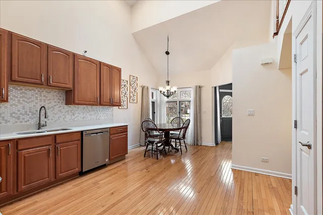 $389,900 | 16815 Crystal Court, Tinley Park, IL 60477