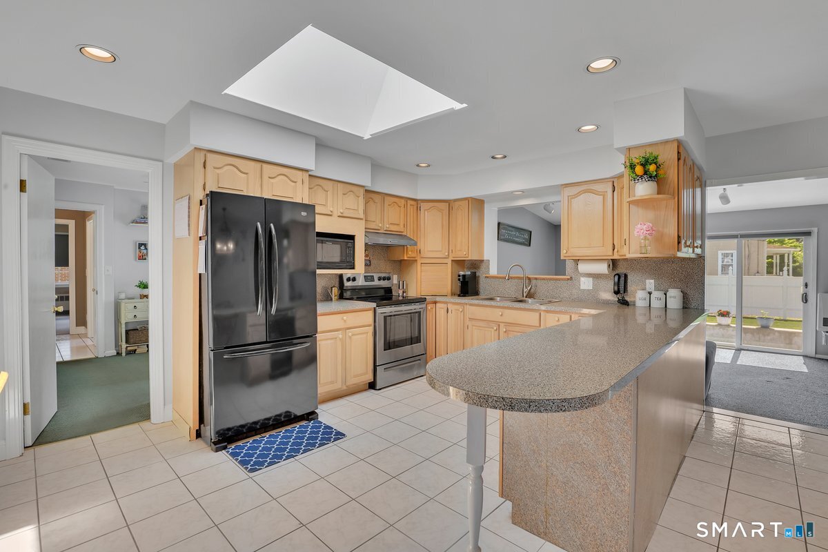 7 Alanby Drive Meriden, CT 06451 - Photo 6 of 34