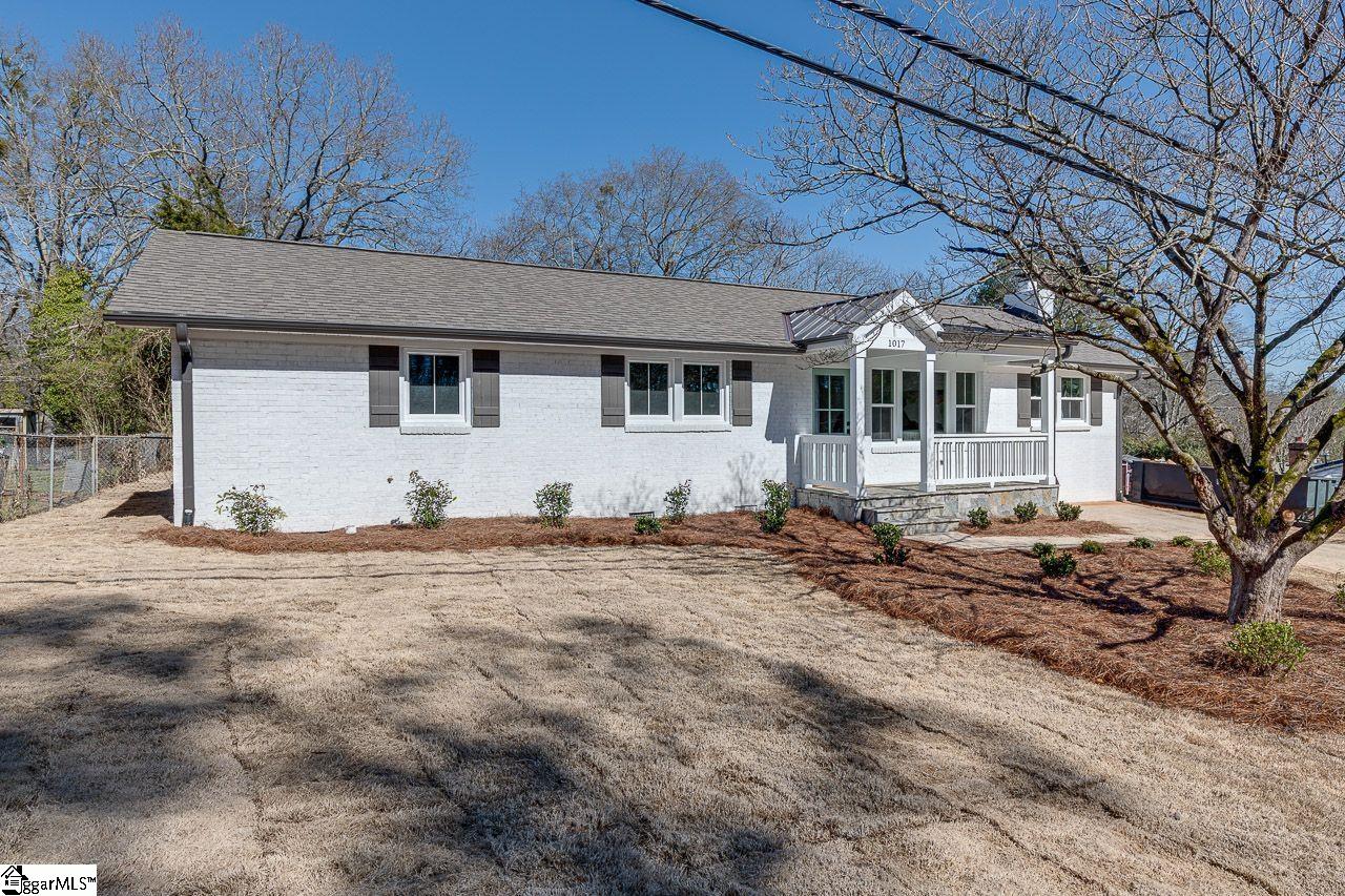 1017 Jacobs Road Greenville, SC 29605 - Photo 1 of 23 Gallery Image 1
