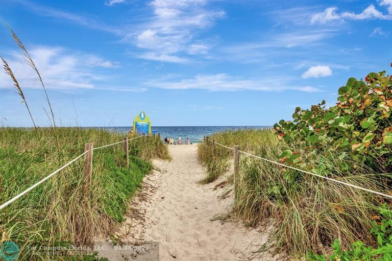 4548 North Ocean Drive, Unit 4 Lauderdale-by-the-Sea, FL 33308 - Photo 39 of 48 a view of a city