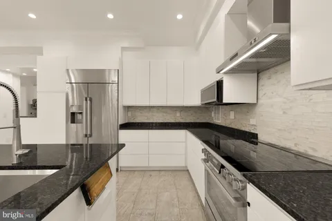 $2,825,000 | 3446 Oakwood Terrace Northwest, Washington, DC 20010