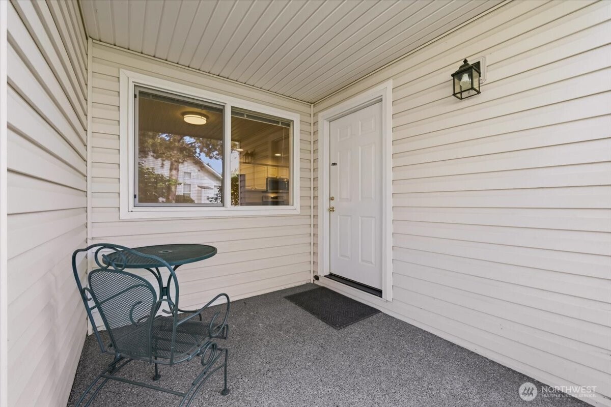 4726 Northeast 18th Place, Unit B Renton, WA 98059 - Photo 6 of 39