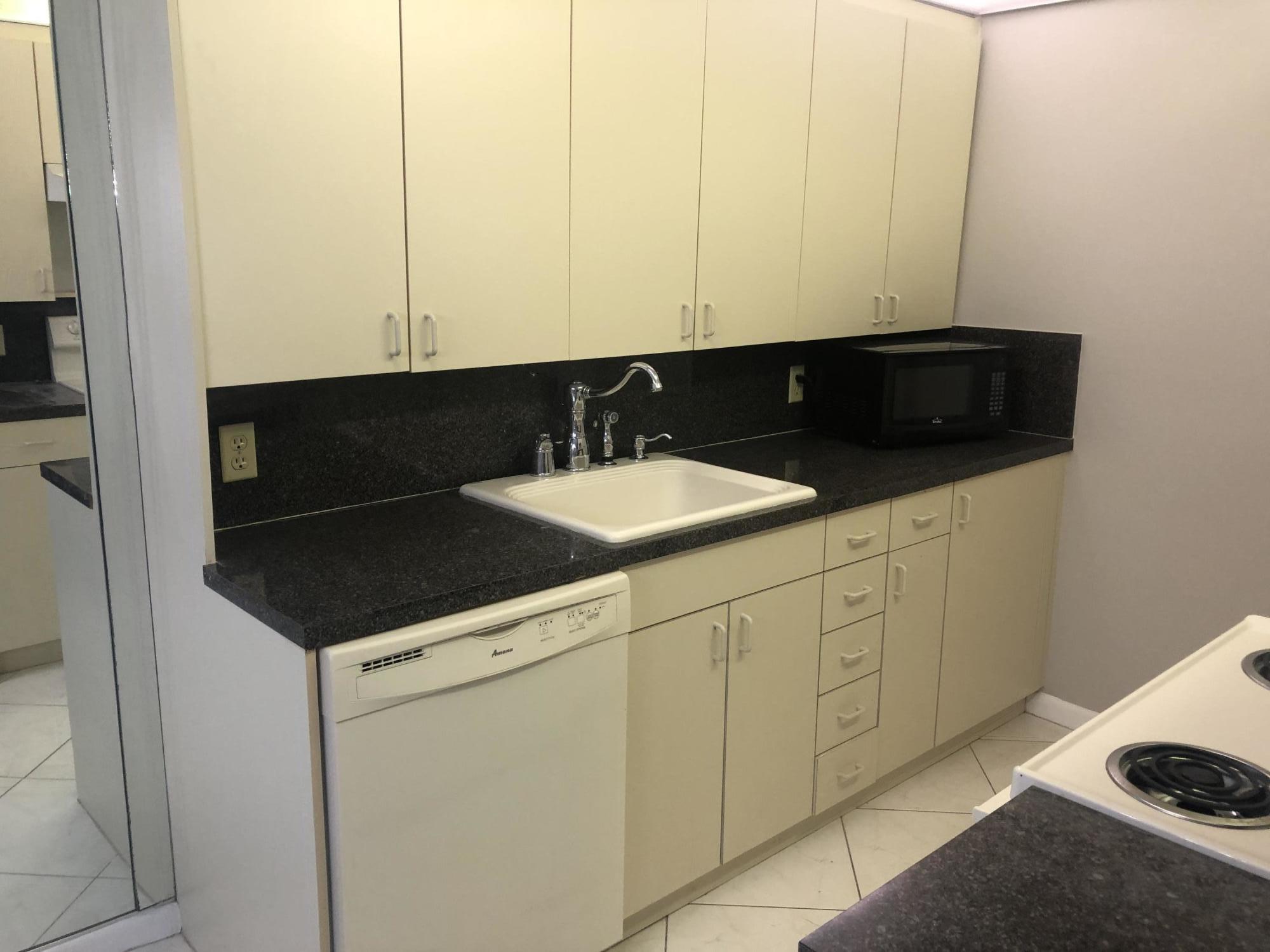3016 Exeter, Unit A Boca Raton, FL 33434 - Photo 5 of 20 kitchen