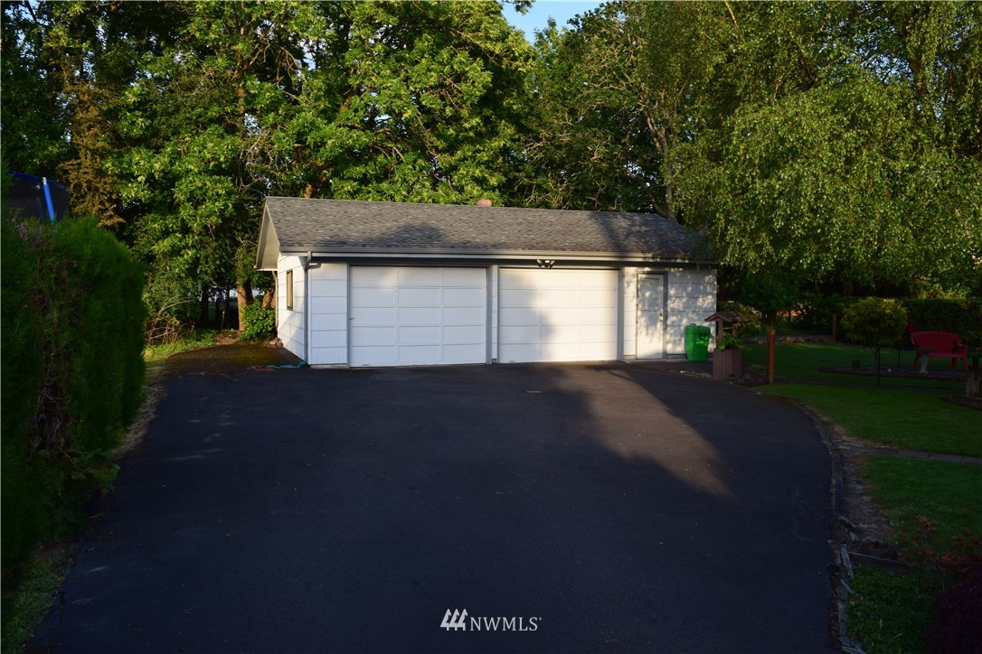 554 Southwest 18th Street Chehalis, WA 98532 - Photo 3 of 24