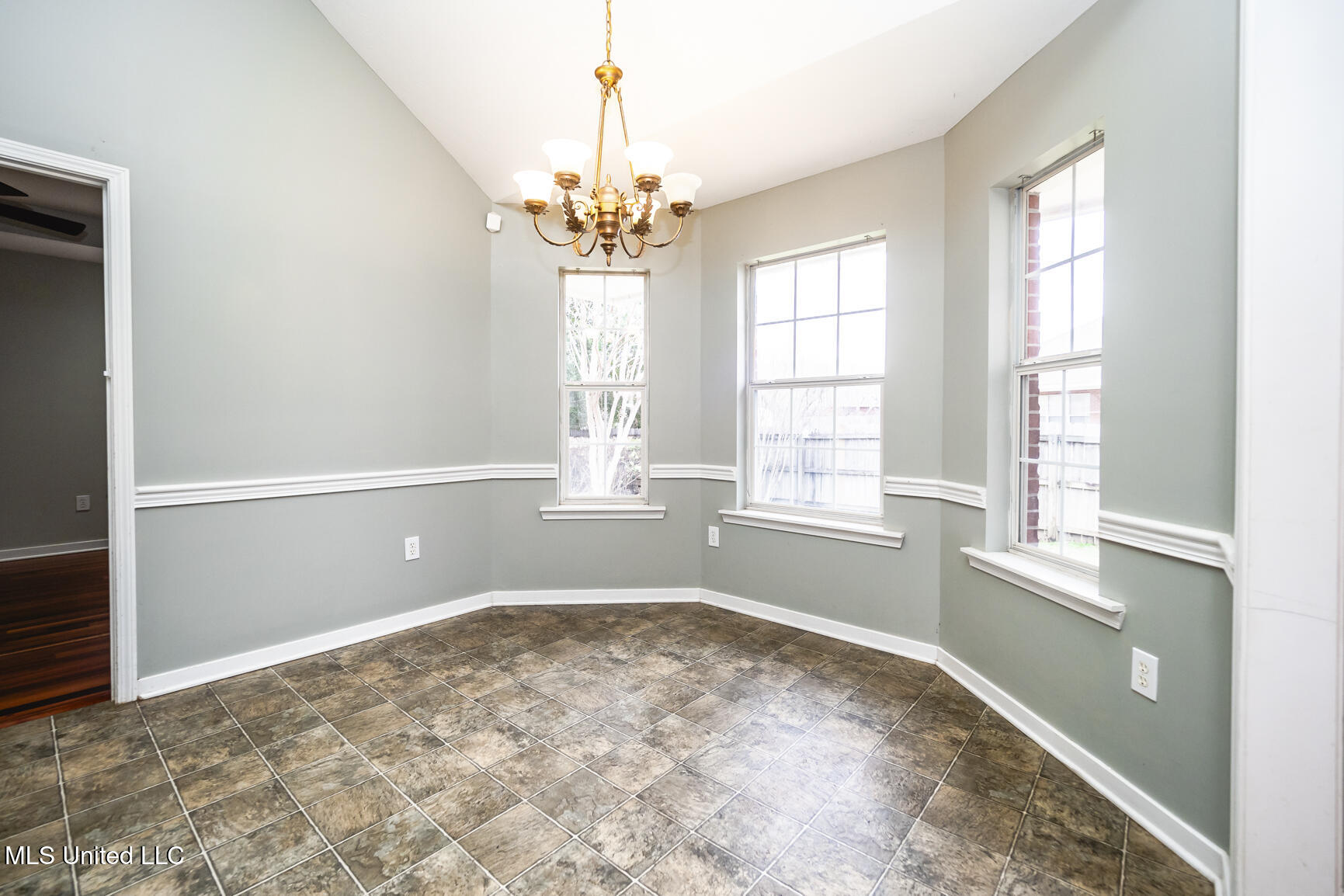 136 Evergreen Way Flowood, MS 39232 - Photo 14 of 35 136 evergreen way-14