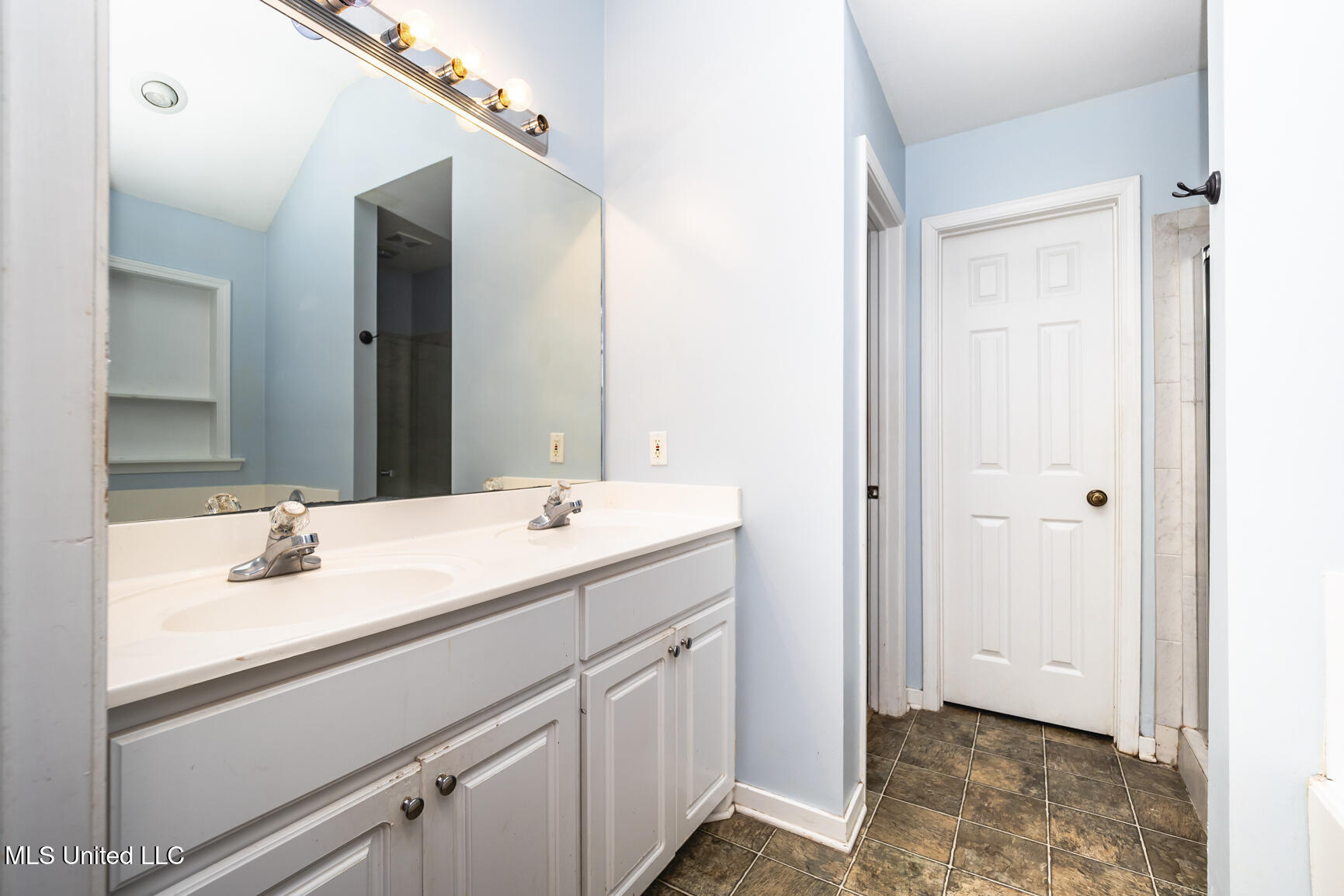 136 Evergreen Way Flowood, MS 39232 - Photo 22 of 35 136 evergreen way-22