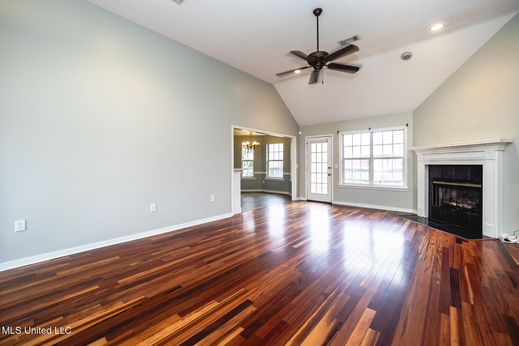 136 Evergreen Way Flowood, MS 39232 - Photo 4 of 35 136 evergreen way-4