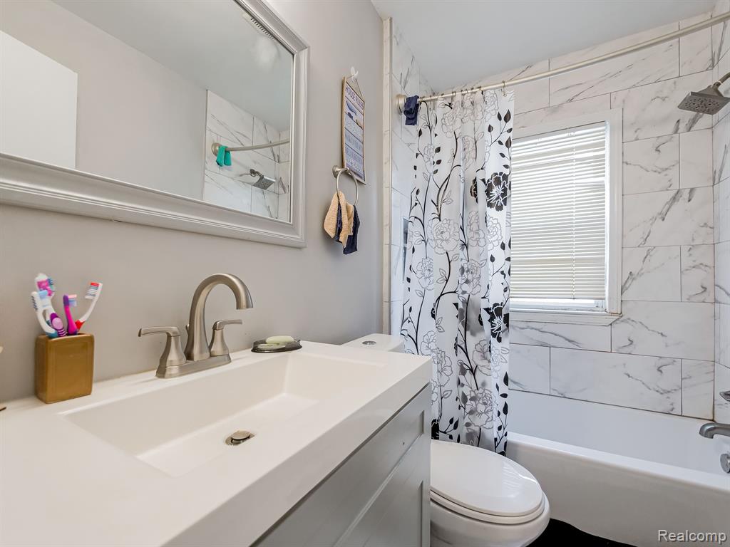 21733 Rausch Avenue Eastpointe, MI 48021 - Photo 9 of 16