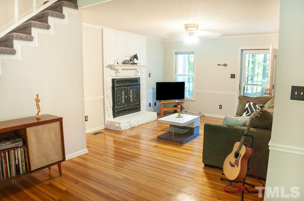 1004 Branchview Court Raleigh, NC 27610 - Photo 9 of 26 Gallery Image 9