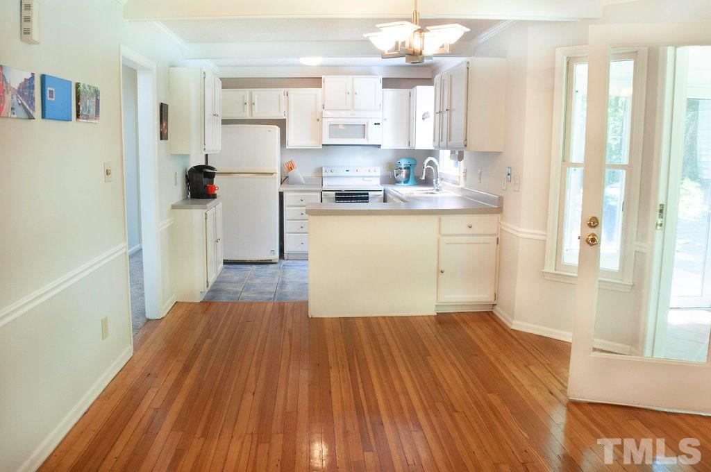 1004 Branchview Court Raleigh, NC 27610 - Photo 10 of 26 Gallery Image 10