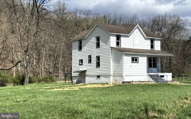 $207,000 | 15915 Williams Road Southeast, Cumberland, MD 21502