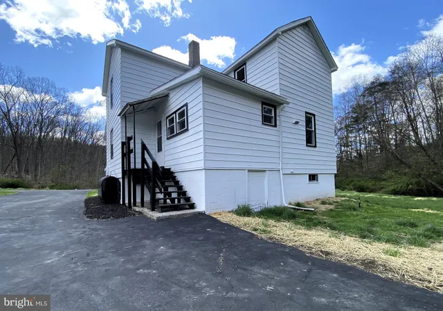 $207,000 | 15915 Williams Road Southeast, Cumberland, MD 21502