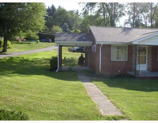 123 Cliff Mine Road Coraopolis, PA 15108 - Photo 2 of 17 Exterior Front. Nice Patio