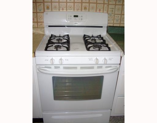 123 Cliff Mine Road Coraopolis, PA 15108 - Photo 11 of 17 Kitchen. Stove Stays!