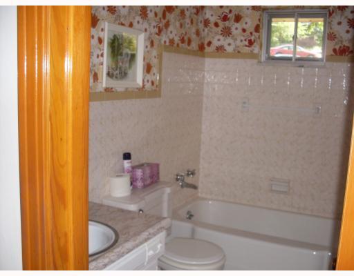 123 Cliff Mine Road Coraopolis, PA 15108 - Photo 12 of 17 Master Bath/Spa.