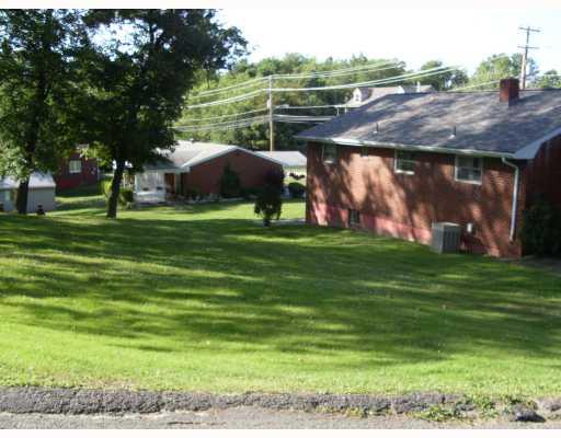 123 Cliff Mine Road Coraopolis, PA 15108 - Photo 5 of 17 Exterior Back.