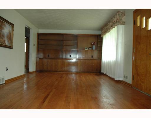 123 Cliff Mine Road Coraopolis, PA 15108 - Photo 8 of 17 Living Room. Living Room Dining Room Combo