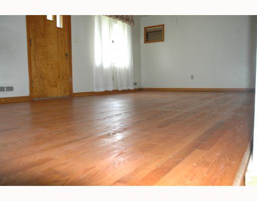 123 Cliff Mine Road Coraopolis, PA 15108 - Photo 9 of 17 Living Room.