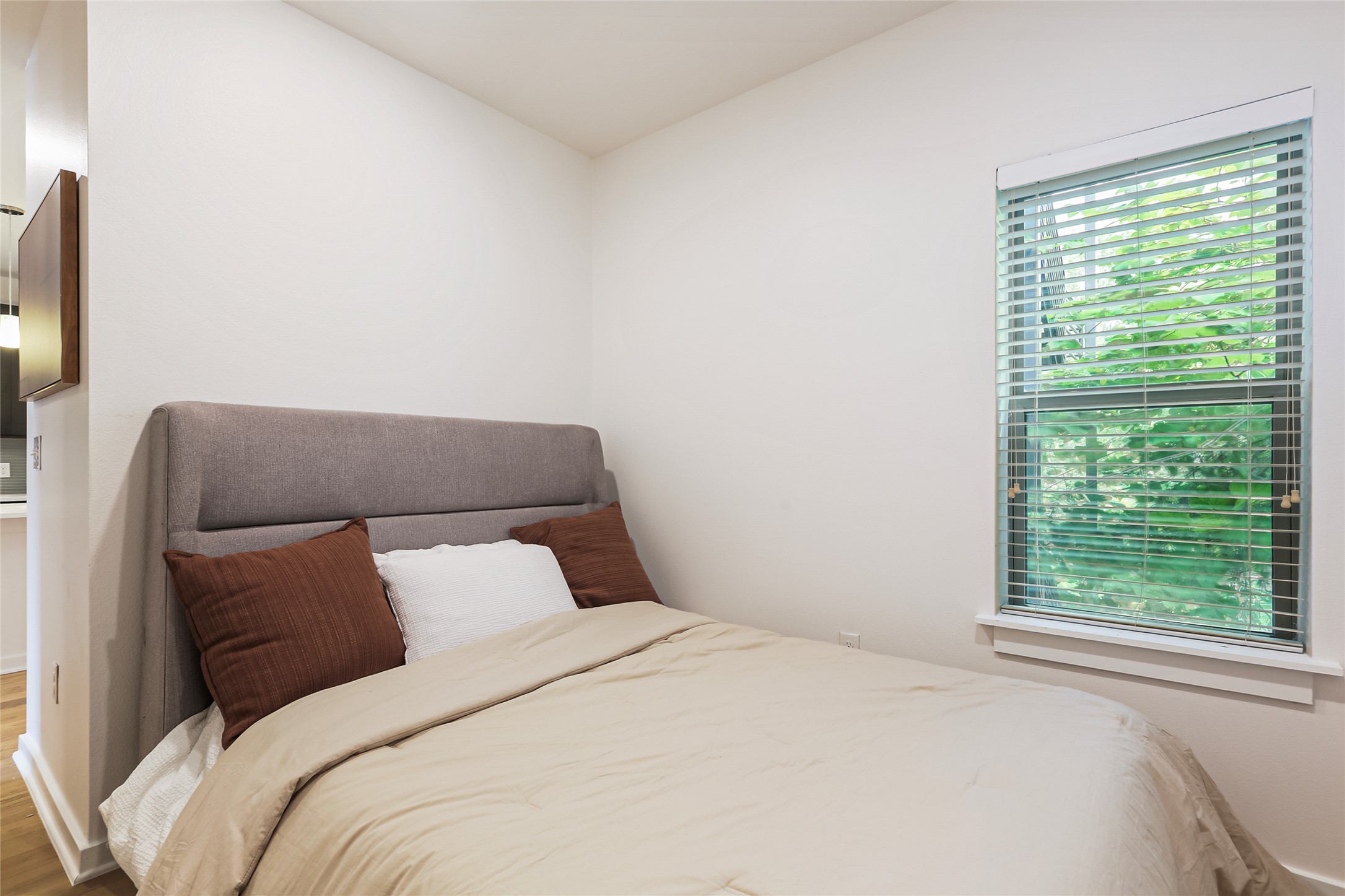 2505 Thornton Road, Unit 3201 Austin, TX 78704 - Photo 9 of 24 Guest room/flex space