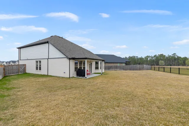 a house view with a outdoor space
