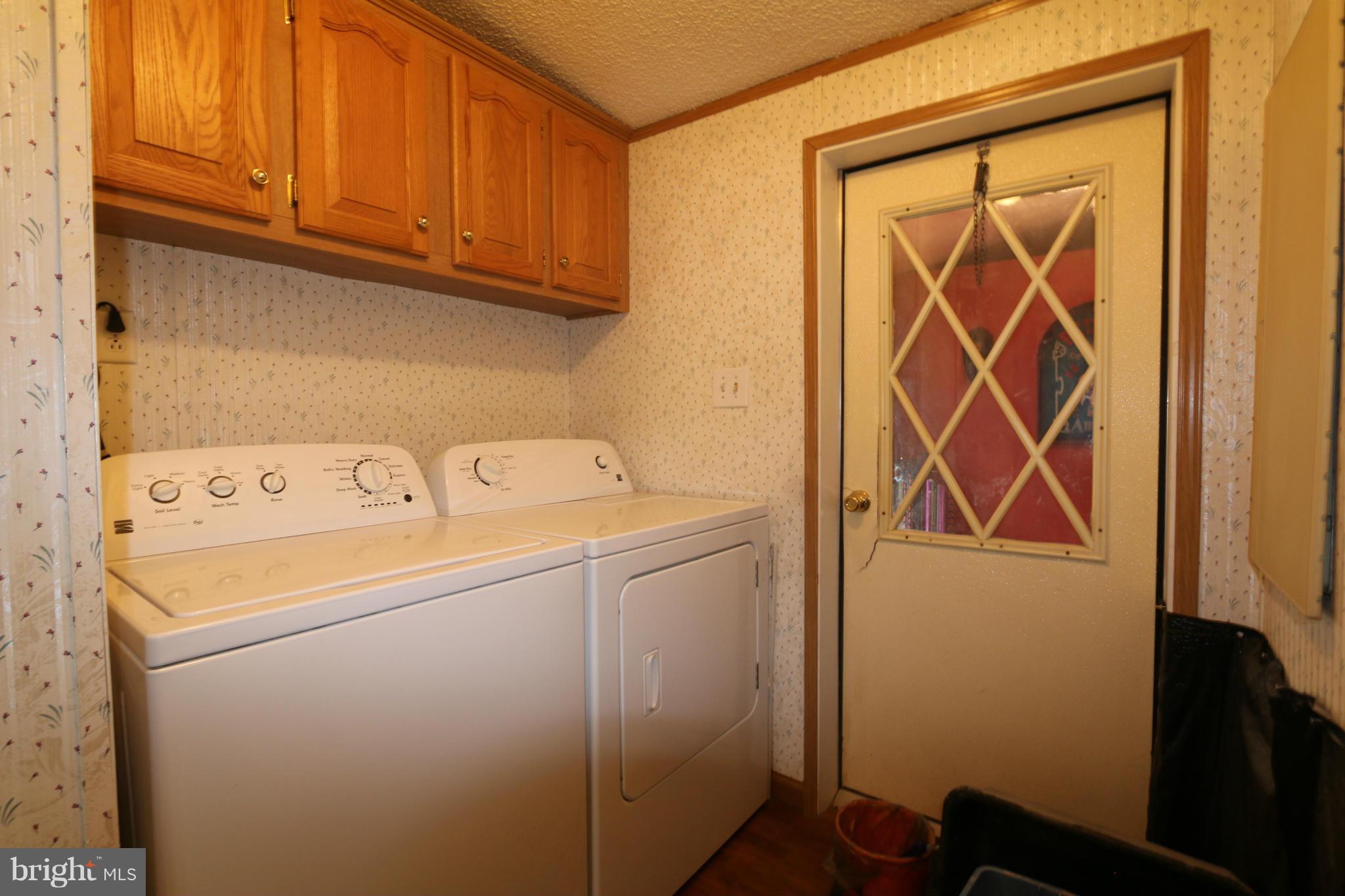 24709 Raven Rock Road Smithsburg, MD 21783 - Photo 17 of 20 a utility room with dryer and washer