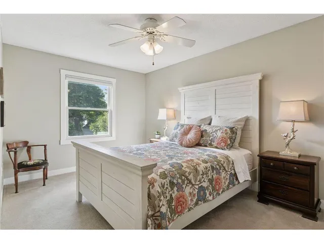 $465,000 | 2404 Helena Avenue North, Oakdale, MN 55128