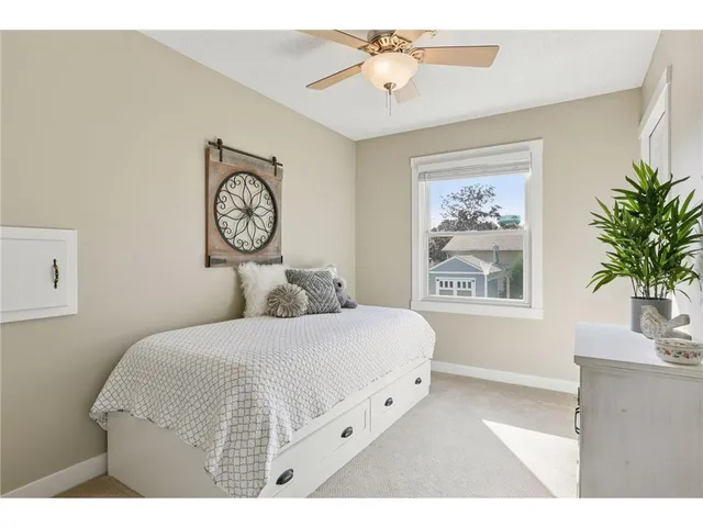 $465,000 | 2404 Helena Avenue North, Oakdale, MN 55128