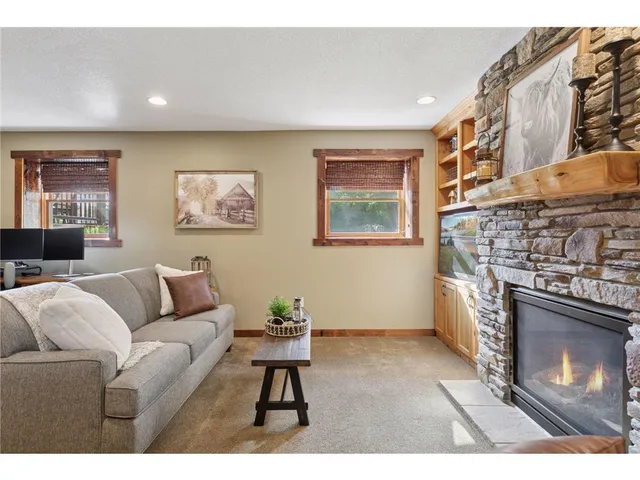 $465,000 | 2404 Helena Avenue North, Oakdale, MN 55128