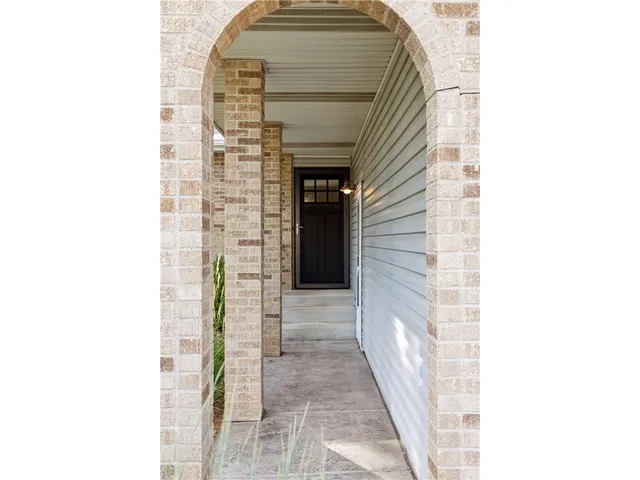 $465,000 | 2404 Helena Avenue North, Oakdale, MN 55128