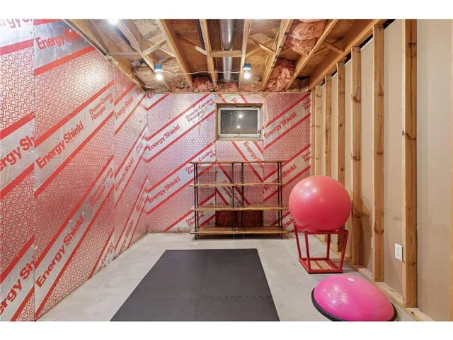 $465,000 | 2404 Helena Avenue North, Oakdale, MN 55128