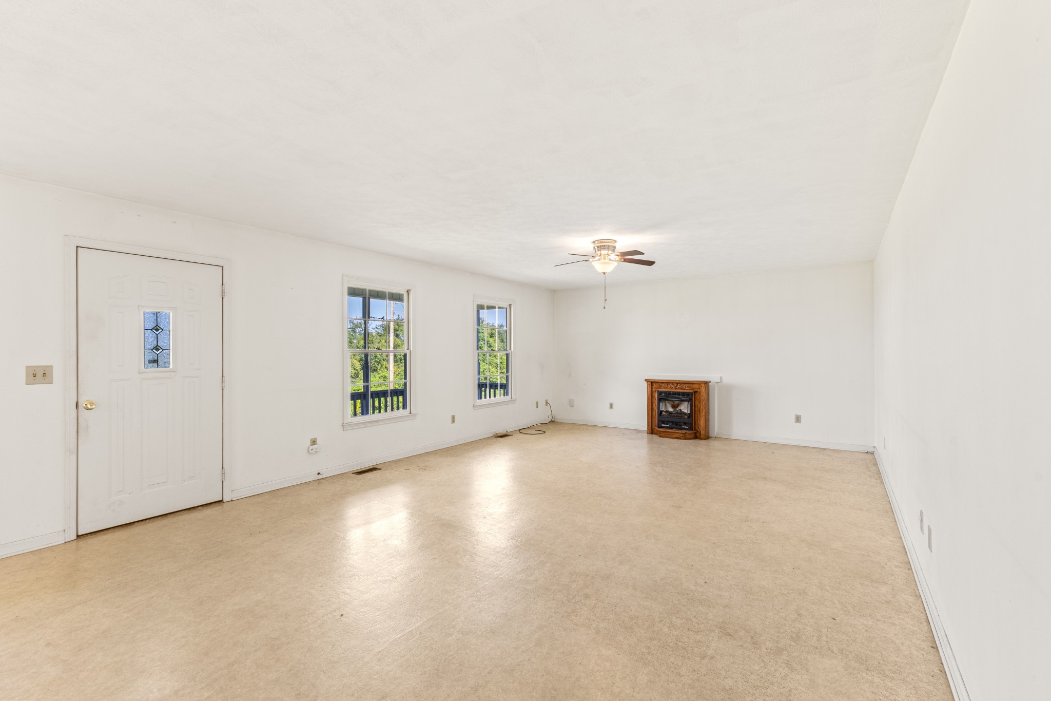 2016 Ridgecrest Circle Dickson, TN 37055 - Photo 11 of 32 Gallery Image 11