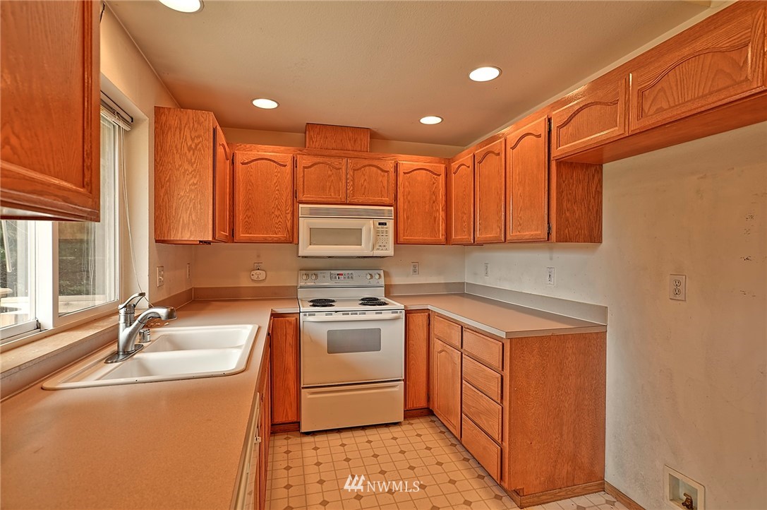 3107 Maltby Road Bothell, WA 98012 - Photo 10 of 27