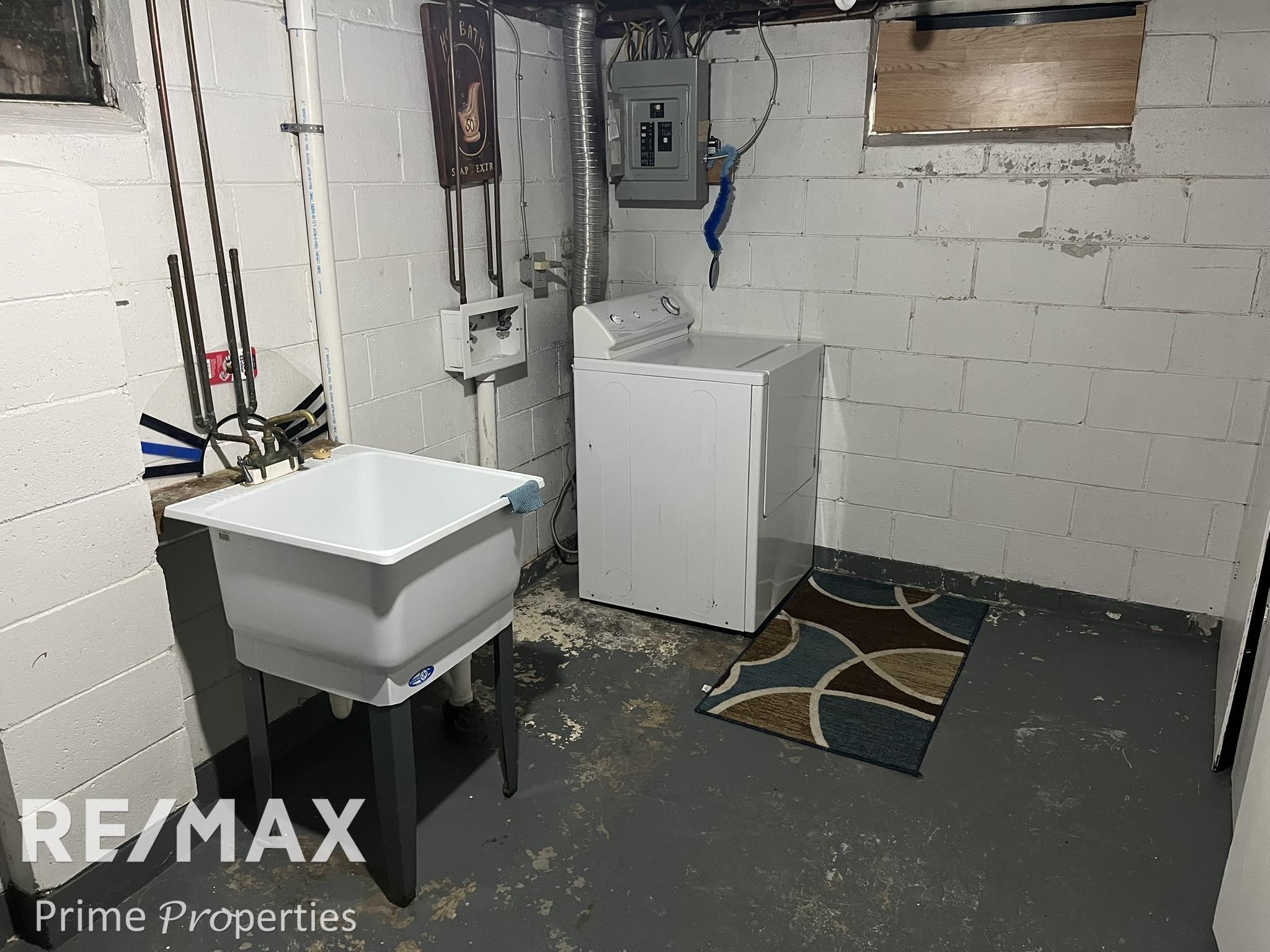 3713 Risedorph Avenue Flint, MI 48506 - Photo 12 of 23 50193282-8a929ee6-65b2-4f77-a93b-6c78fc20ba85.JPG