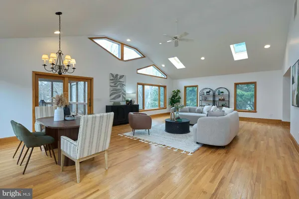 $900,000 | 6586 Braddock Road, Alexandria, VA 22312