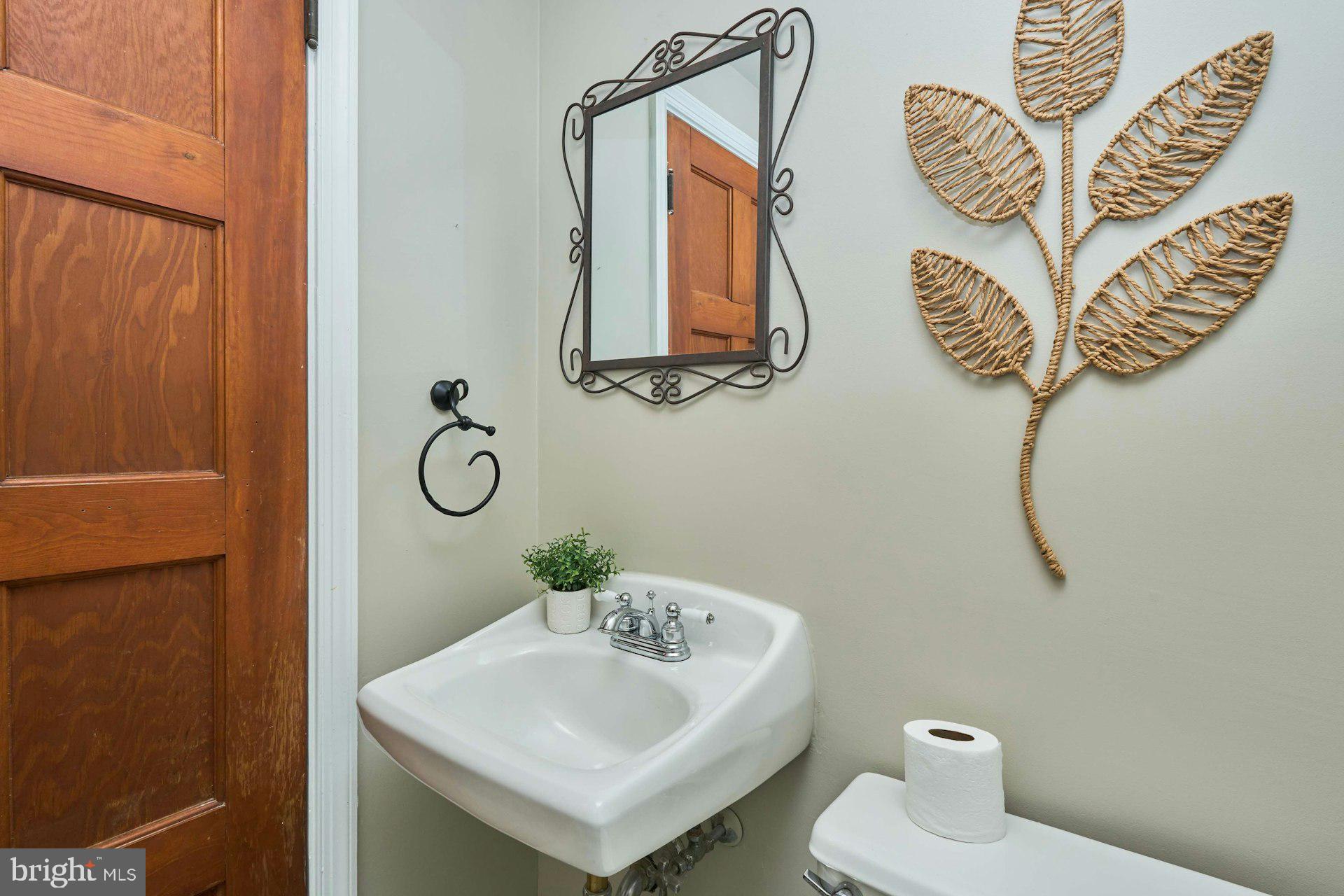 6586 Braddock Road Alexandria, VA 22312 - Photo 25 of 57 Main level powder room