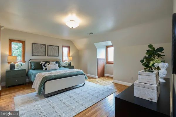 $900,000 | 6586 Braddock Road, Alexandria, VA 22312