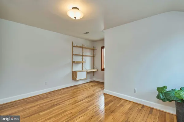 $900,000 | 6586 Braddock Road, Alexandria, VA 22312