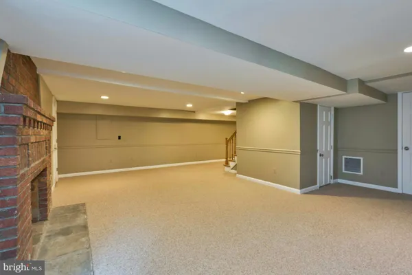 $900,000 | 6586 Braddock Road, Alexandria, VA 22312