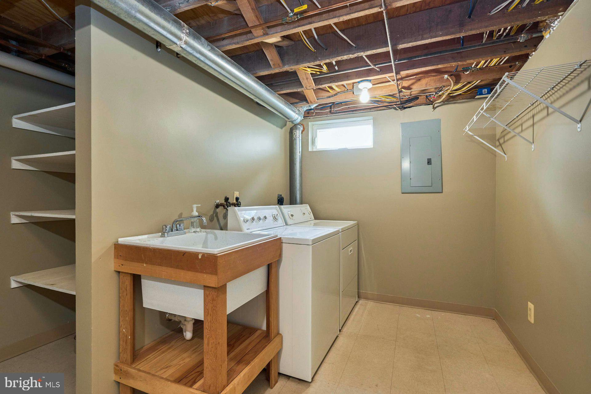 6586 Braddock Road Alexandria, VA 22312 - Photo 44 of 57 Laundry & Utilities