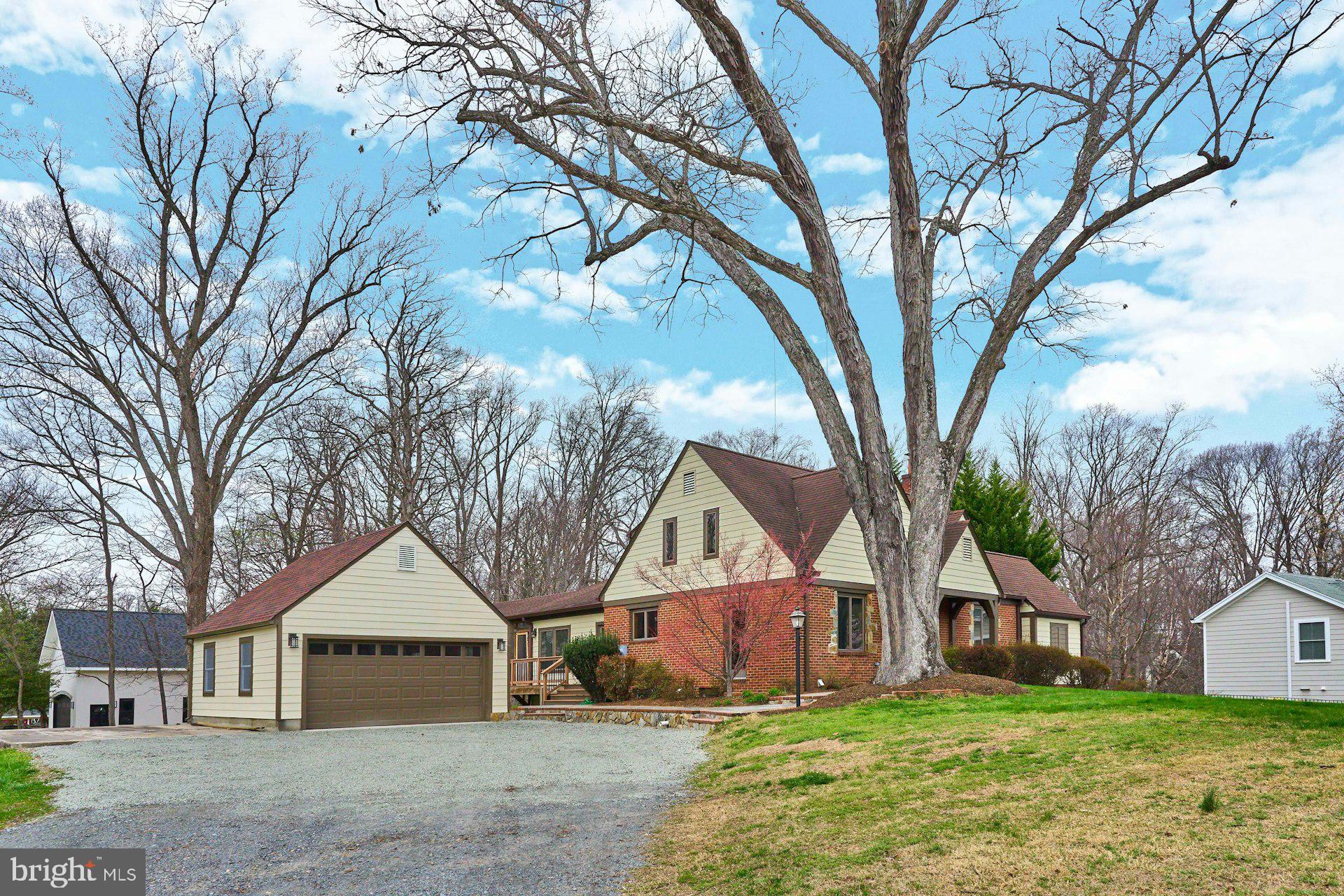 6586 Braddock Road Alexandria, VA 22312 - Photo 49 of 57 Large home w/2 car garage and tons of parking