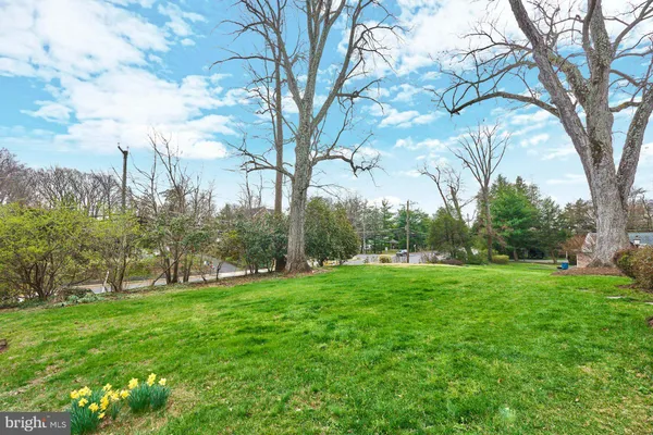 $900,000 | 6586 Braddock Road, Alexandria, VA 22312