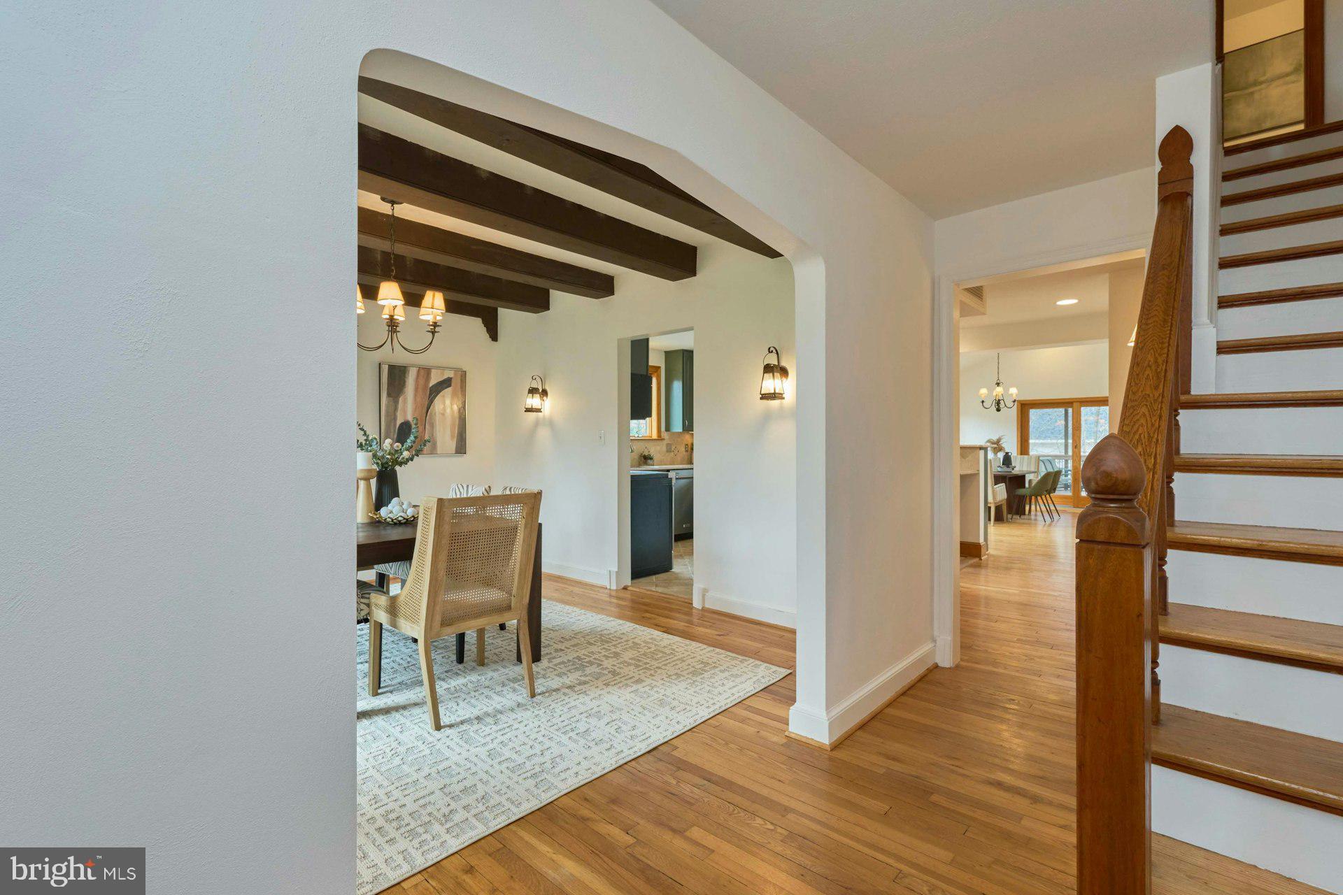 6586 Braddock Road Alexandria, VA 22312 - Photo 6 of 57 Note the stunning arch into the dining room
