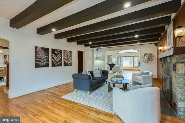 $900,000 | 6586 Braddock Road, Alexandria, VA 22312