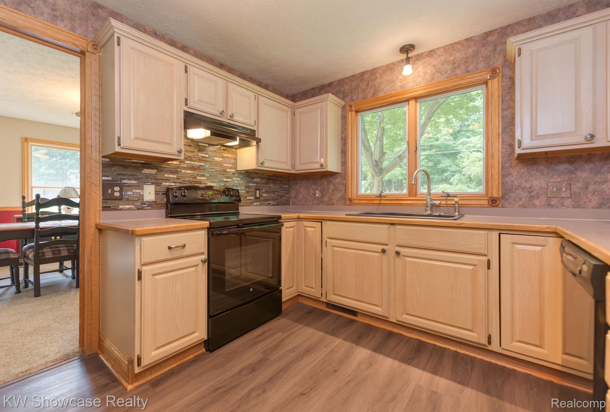 934 County Farm Road Howell, MI 48843 - Photo 17 of 36 Kitchen