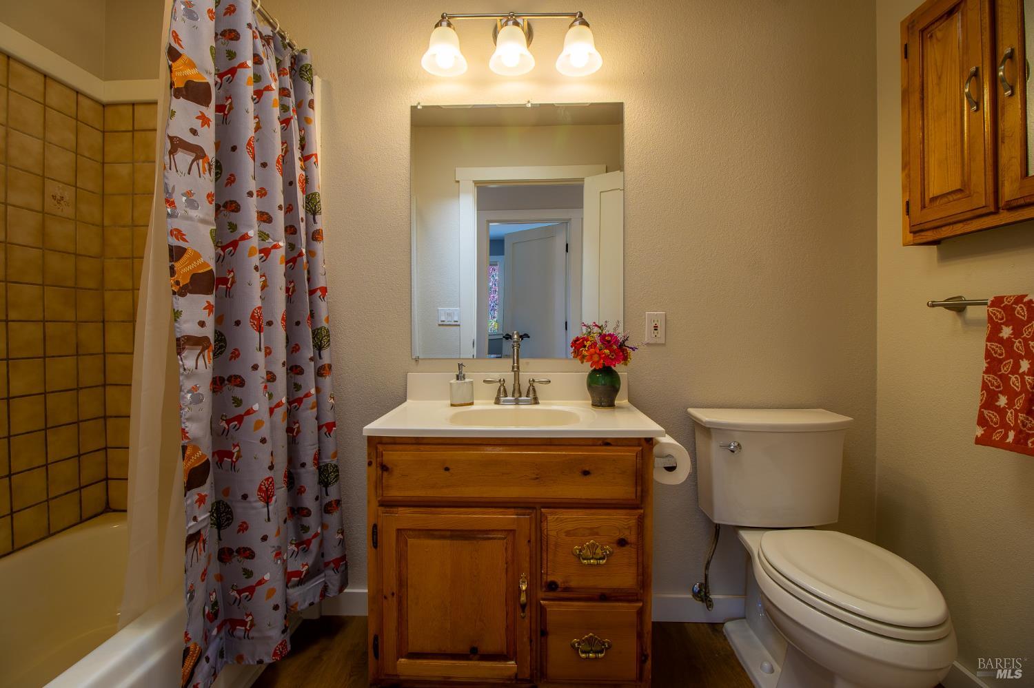 2110 Rd B Redwood Valley, CA 95470 - Photo 16 of 36 Upstairs guest bathroom.