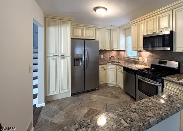 $3,850 | 48 Glen Road, Bridgewater, NJ 08805