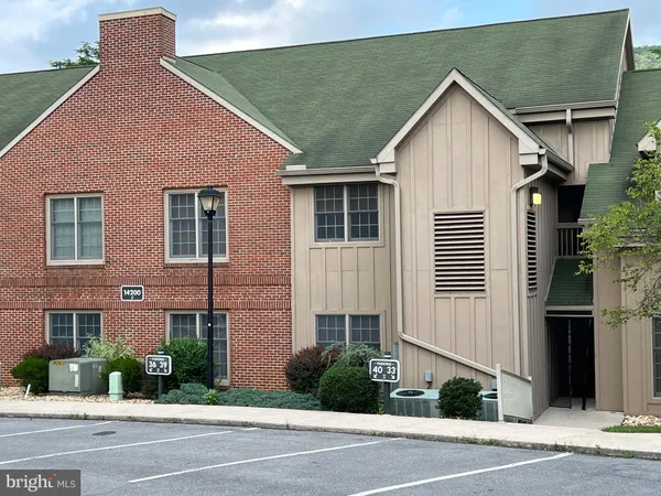 $169,500 | 14200 Northern Lights Drive, Unit 32, Mercersburg, PA 17236