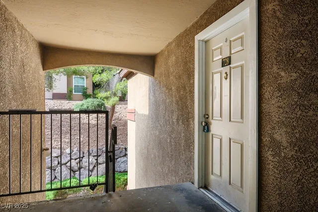 $1,395 | 231 West Horizon Ridge Parkway, Unit 728, Henderson, NV 89012